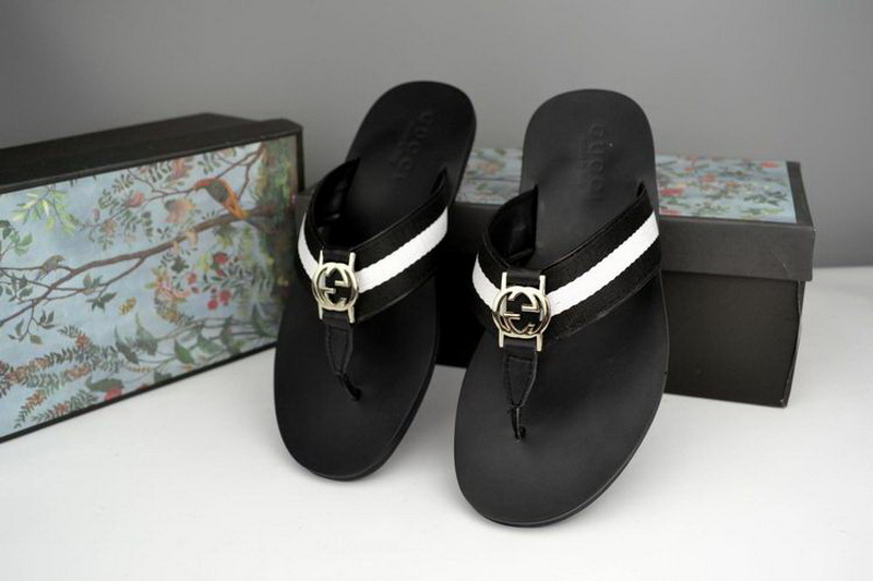 Gucci Slippers Woman--204